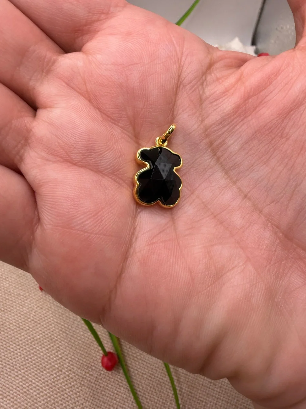 Small pendant 925 gold plating over silver and an onyx bear motif 1.6CM